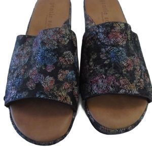 Sale Gentle Soul Wedges Size 7M by Kenneth Cole​